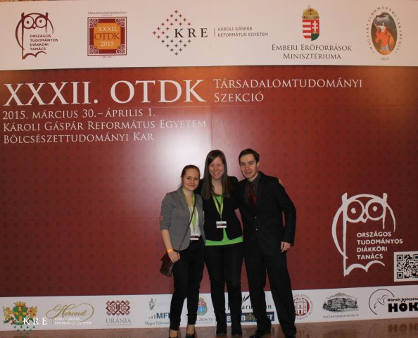 OTDK fal előtt készült képek